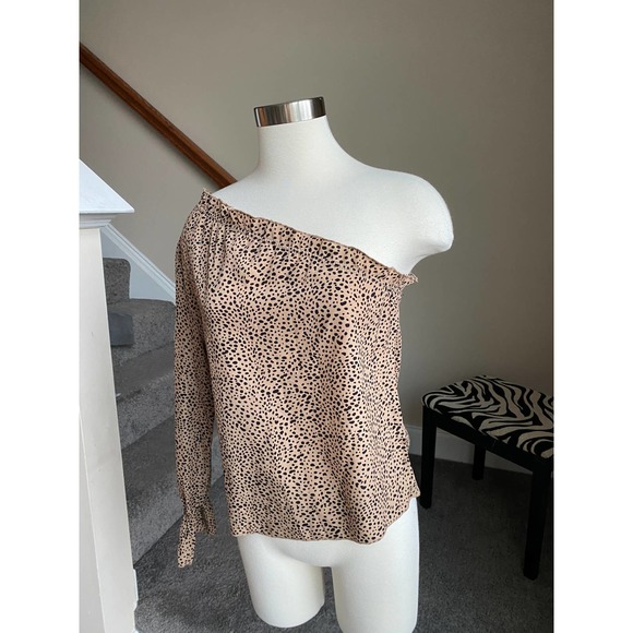 One shoulder leopard long sleeve top, size XS - Picture 4 of 8